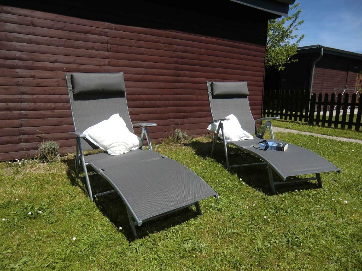 Boeltser Hus Ferienwohnungen Mit Strandkorb Und Kamin 10 Gehminuten Zum Kurtaxefreien Sandstrand Kraksdorf Eksteriør billede